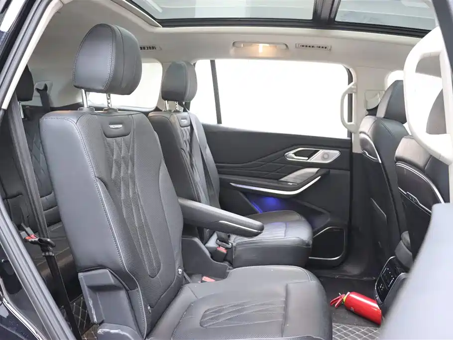 Hongqi HS7 PHEV 2024 2.0T PHEV 4WD Flagship Edition 6-seater фото 16