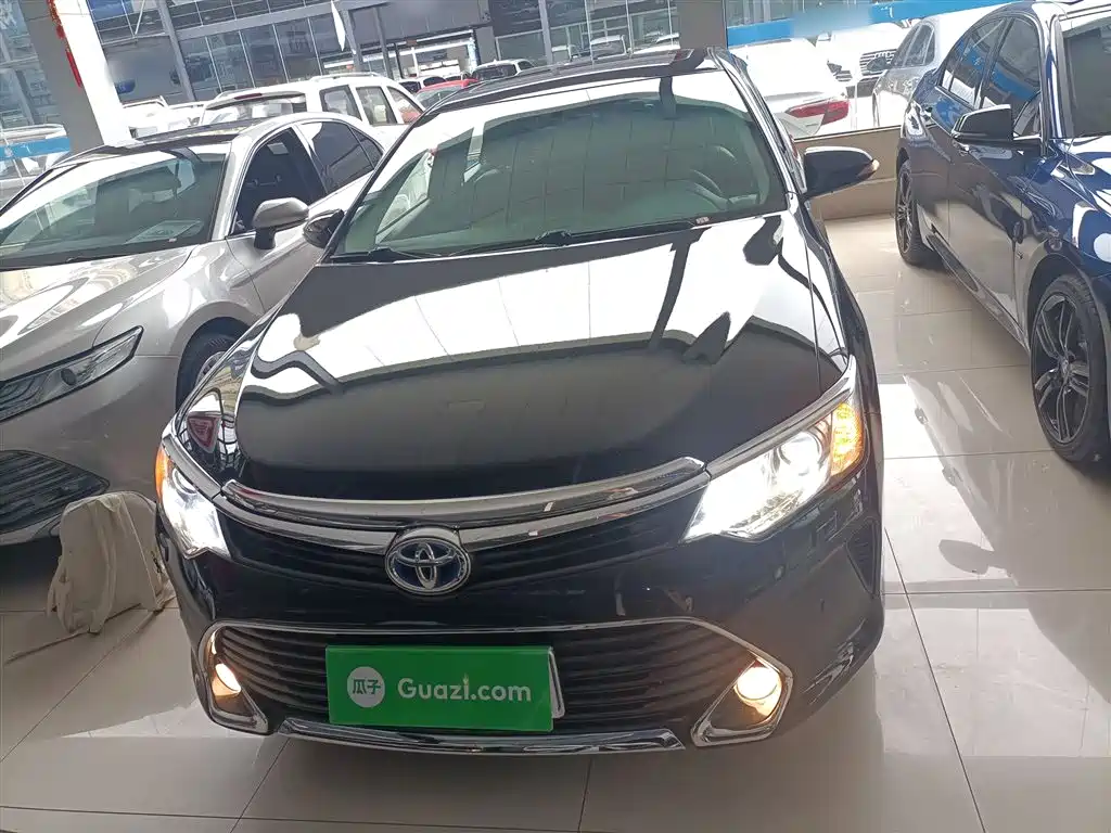 Toyota Camry 2016 Hybrid 2.5HG 10th Anniversary Luxury Navigation Edition фото 3