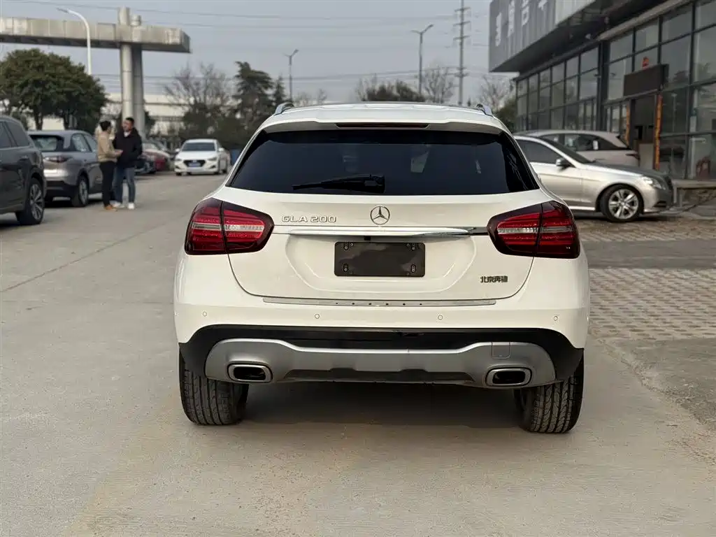 Mercedes-Benz GLA 2018 GLA 200 Dynamic фото 24