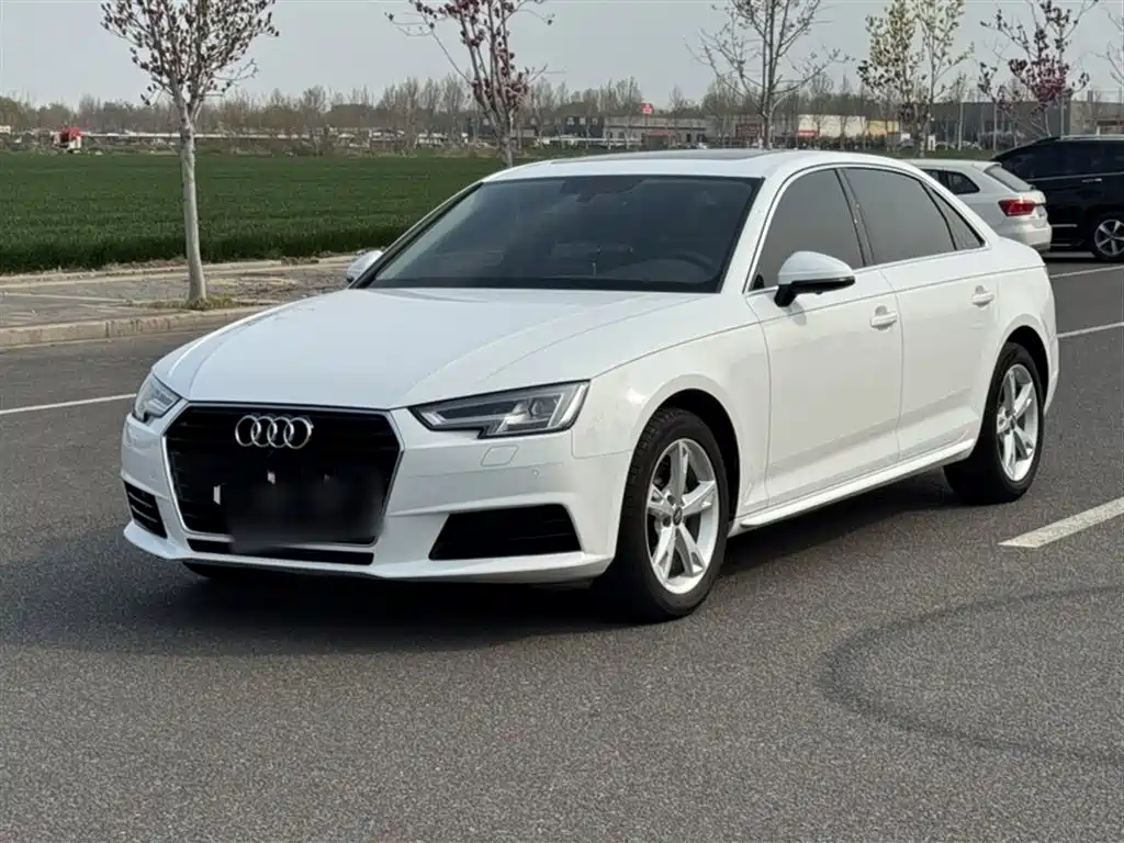 Audi A4L 2017 40 TFSI Fashion Edition фото 2