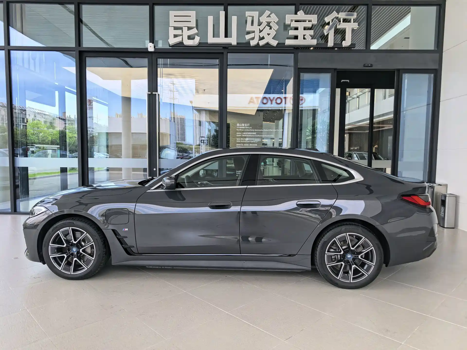 Фото 3 - BMW i4