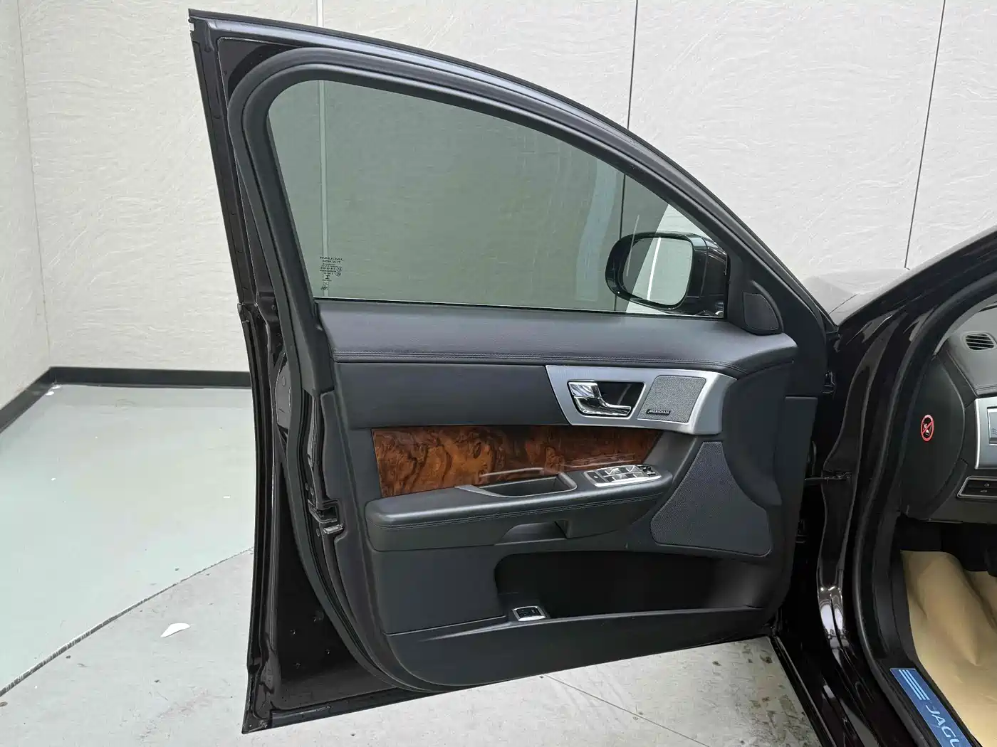 Jaguar XF 2014 2014 XF 2.0T Luxury Edition