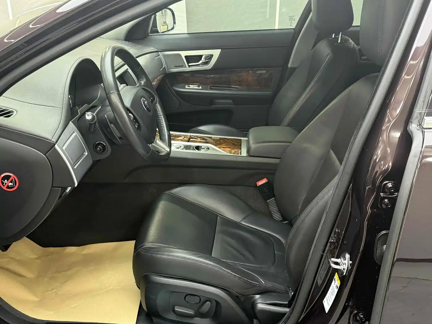 Jaguar XF 2014 2014 XF 2.0T Luxury Edition