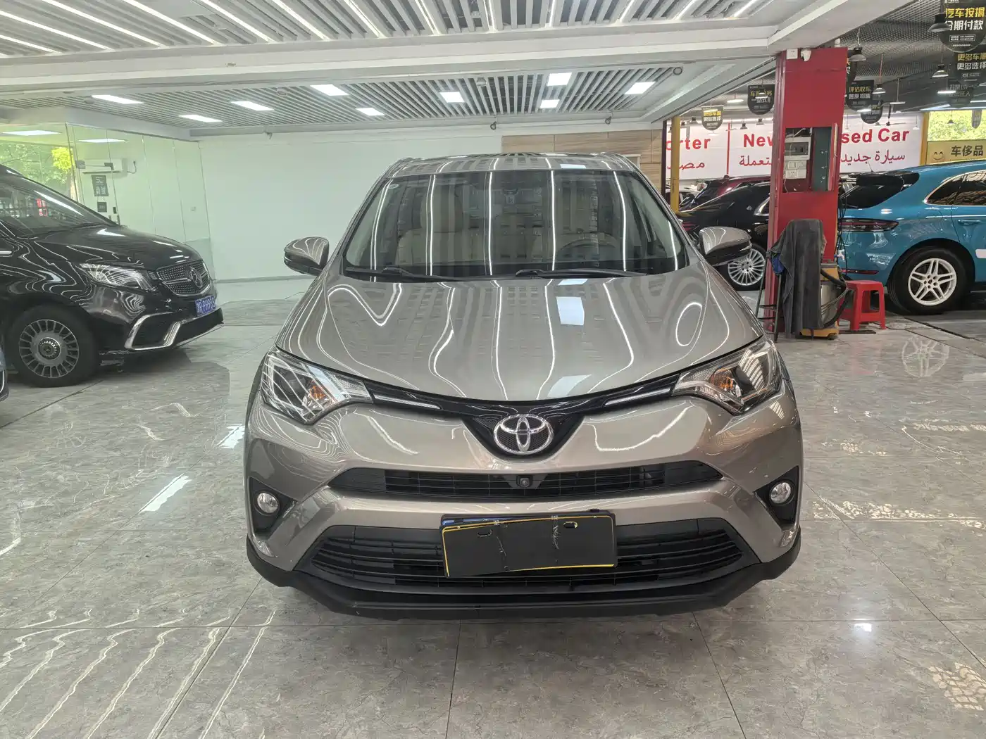 Toyota RAV4 Rongfang 2016 2.0L CVT 2WD Trend (China V) фото 2