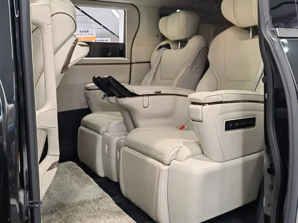Lexus LM 2023 500h 6-Seater Prestige Edition фото 14