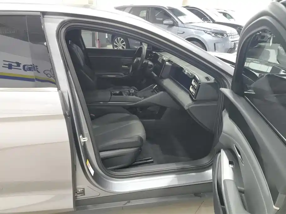BYD Qin L 2024 DM-i 80KM Leading Edition фото 7
