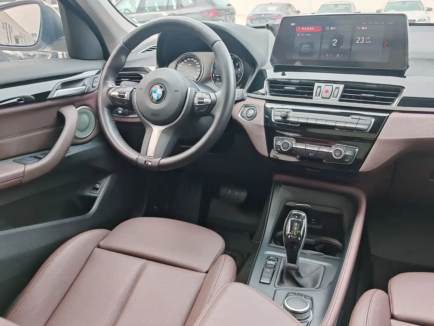 BMW X1 2022 sDrive25Li Leading фото 23