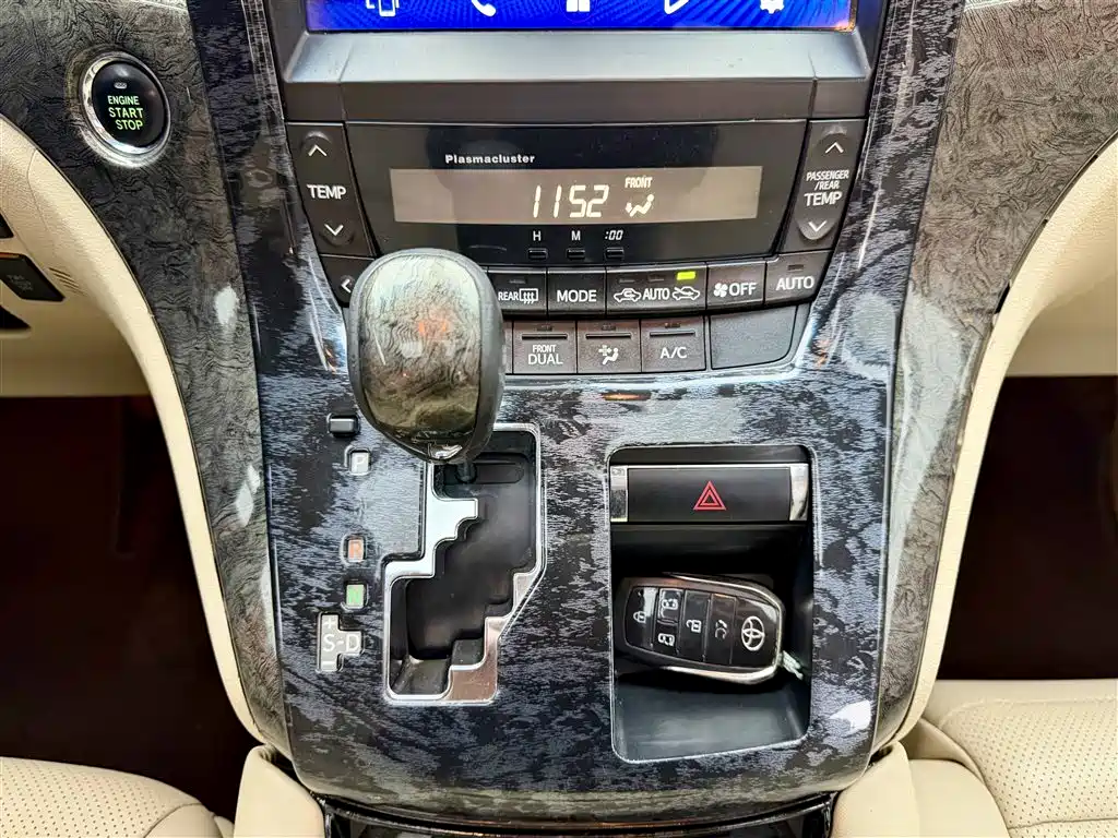 Toyota Alphard 2011 3.5L Luxury Edition фото 13