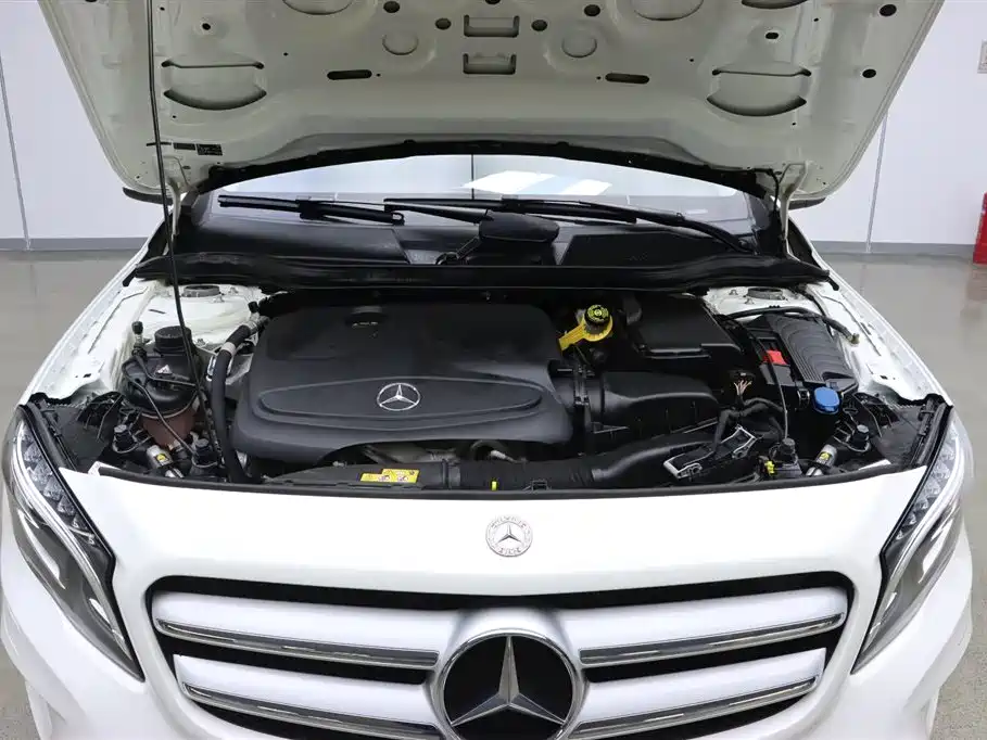 Mercedes-Benz GLA 2016 GLA 220 4MATIC Fashion фото 31