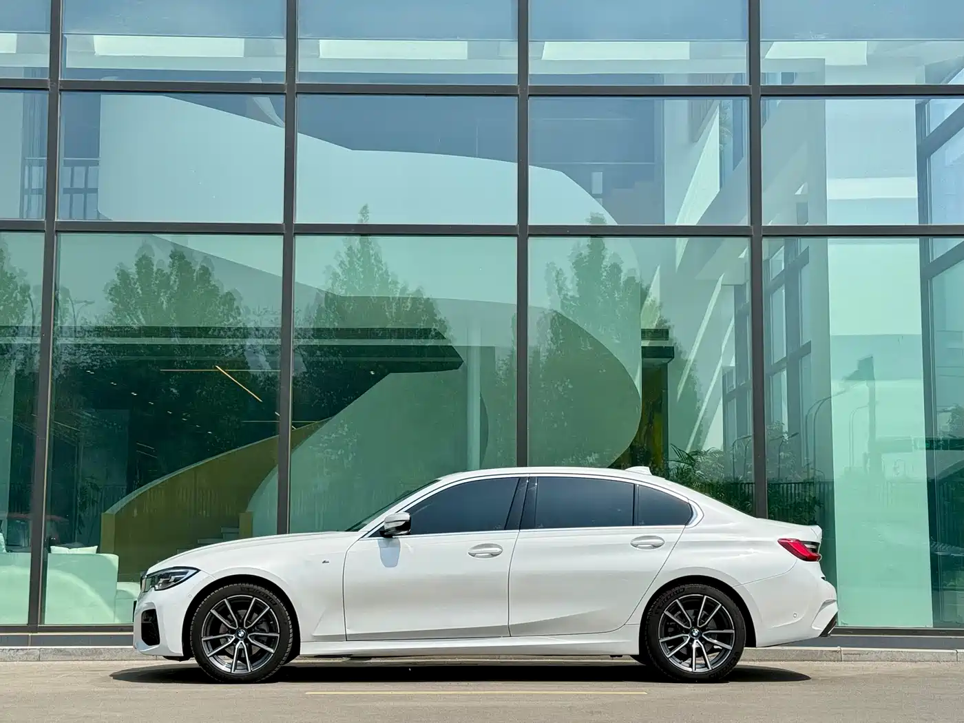 BMW 3 Series 2021 325Li M Sport Package фото 2