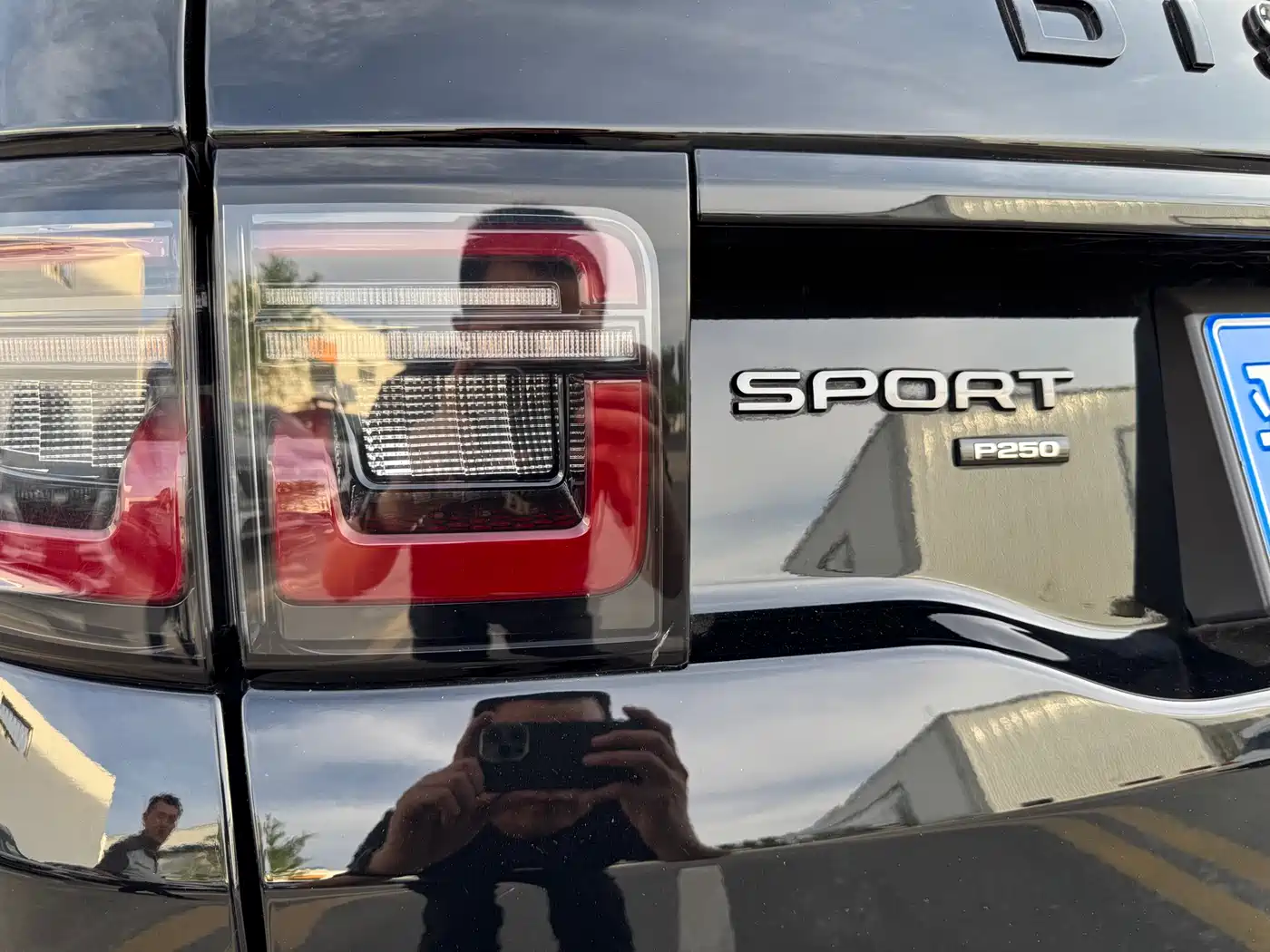 Land Rover Discovery Sport 2022 Model Facelift 249PS R-Dynamic SE Performance Tech Edition 5-seater фото 11