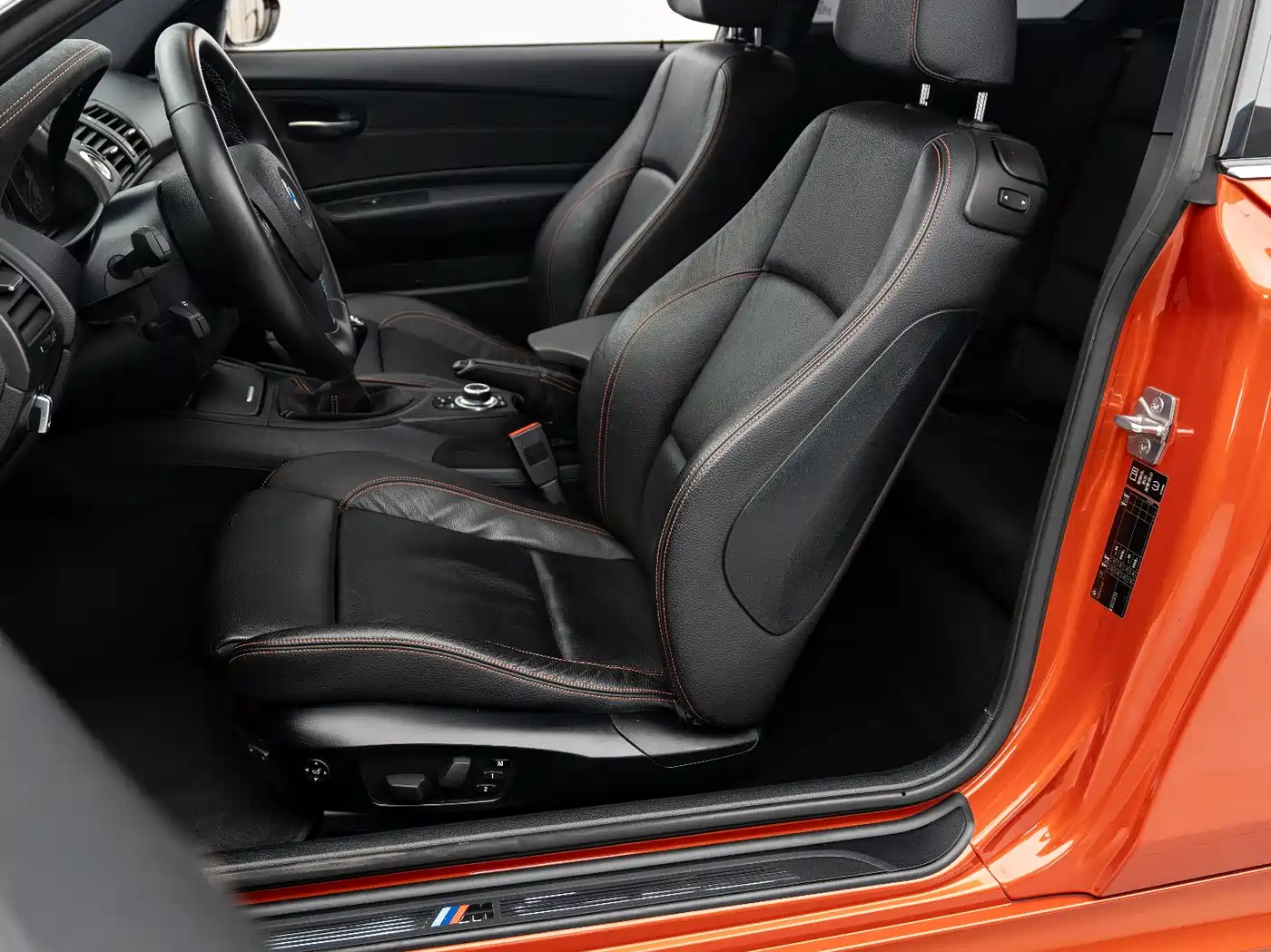 BMW 1 Series M 2011 1M Coupe фото 4