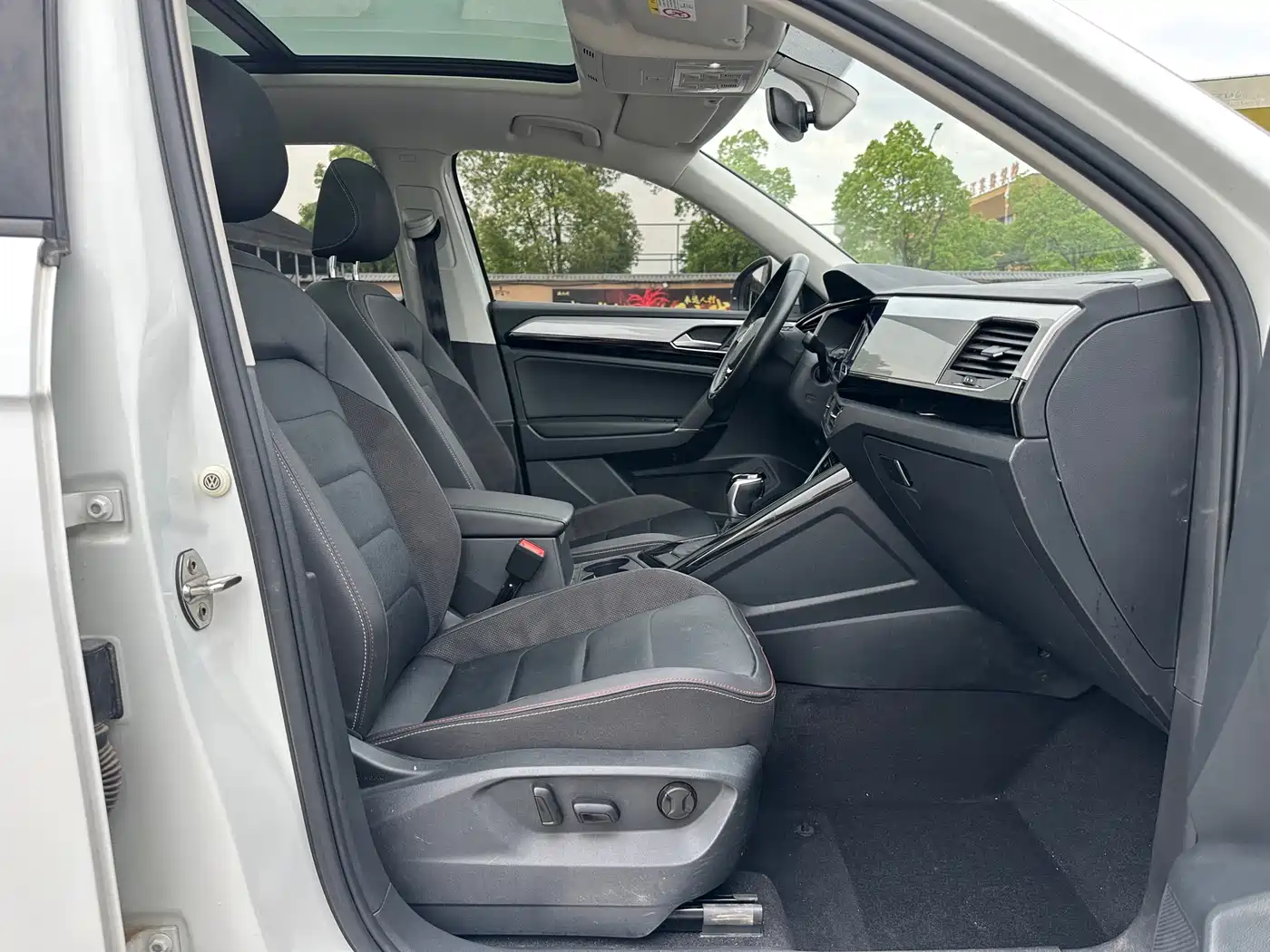 Volkswagen Tayron 2022 280TSI 2WD Luxury Smart Connect Edition фото 23