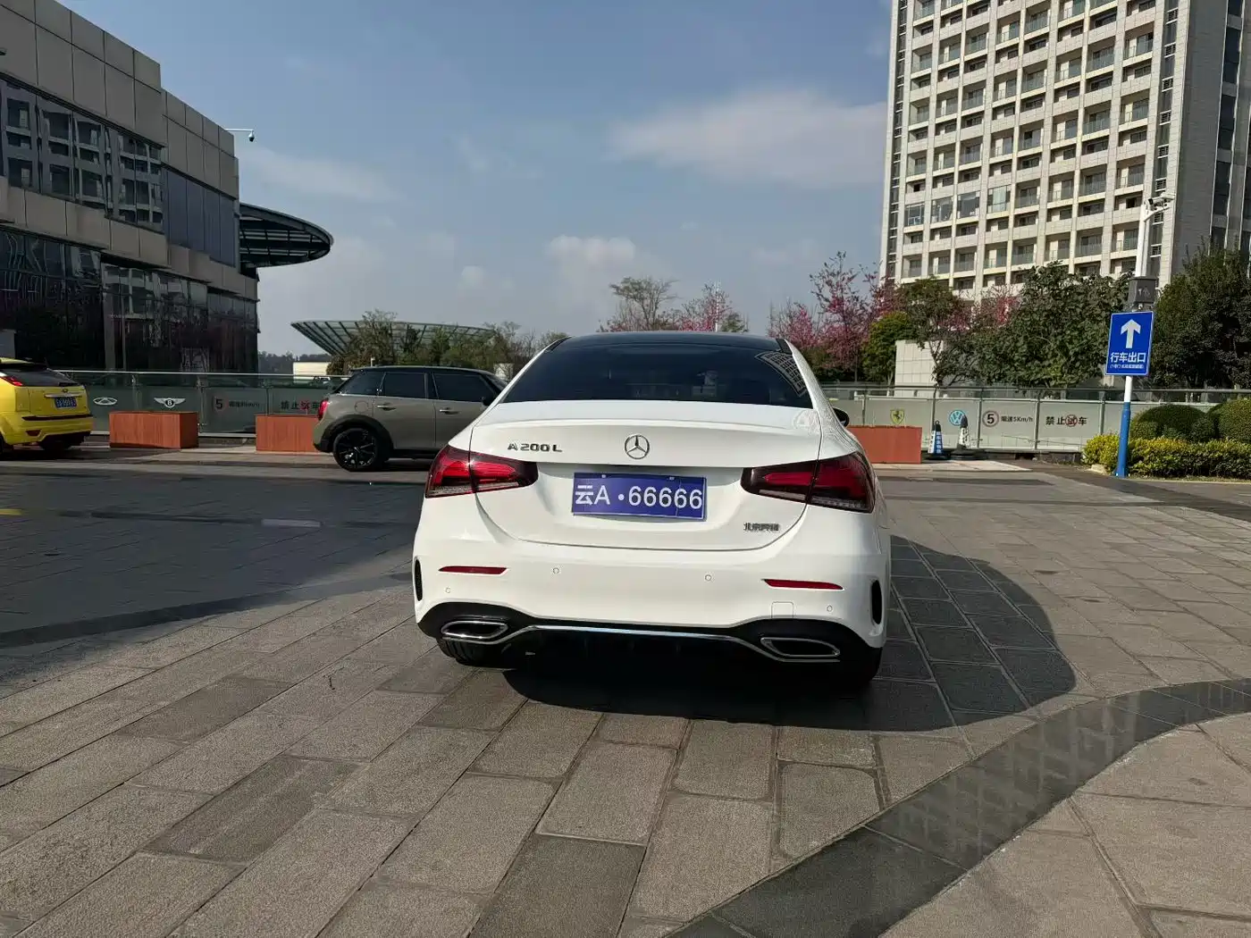 Mercedes-Benz A-Class 2019 A 200 L Sport Sedan фото 8