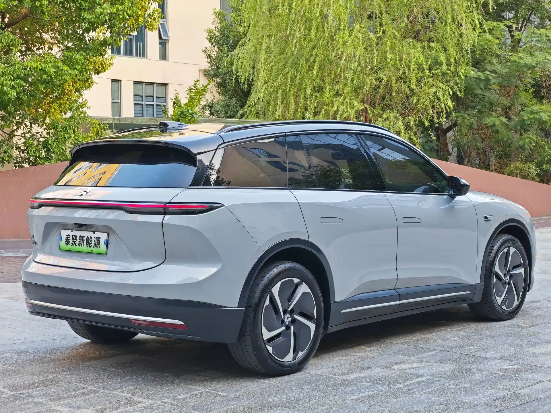 Фото 4 - NIO ES6