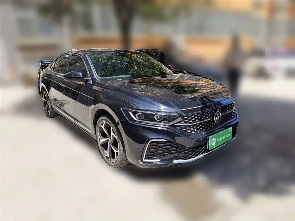Volkswagen Passat 2024 380TSI Starlight Dragon Glory Edition фото 11