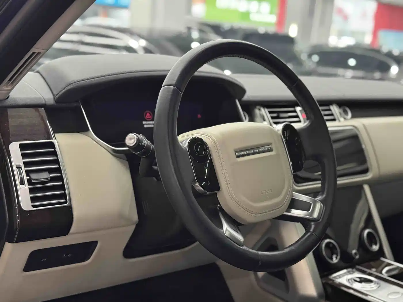Land Rover Range Rover 2021 3.0 L6 Heritage Edition фото 12