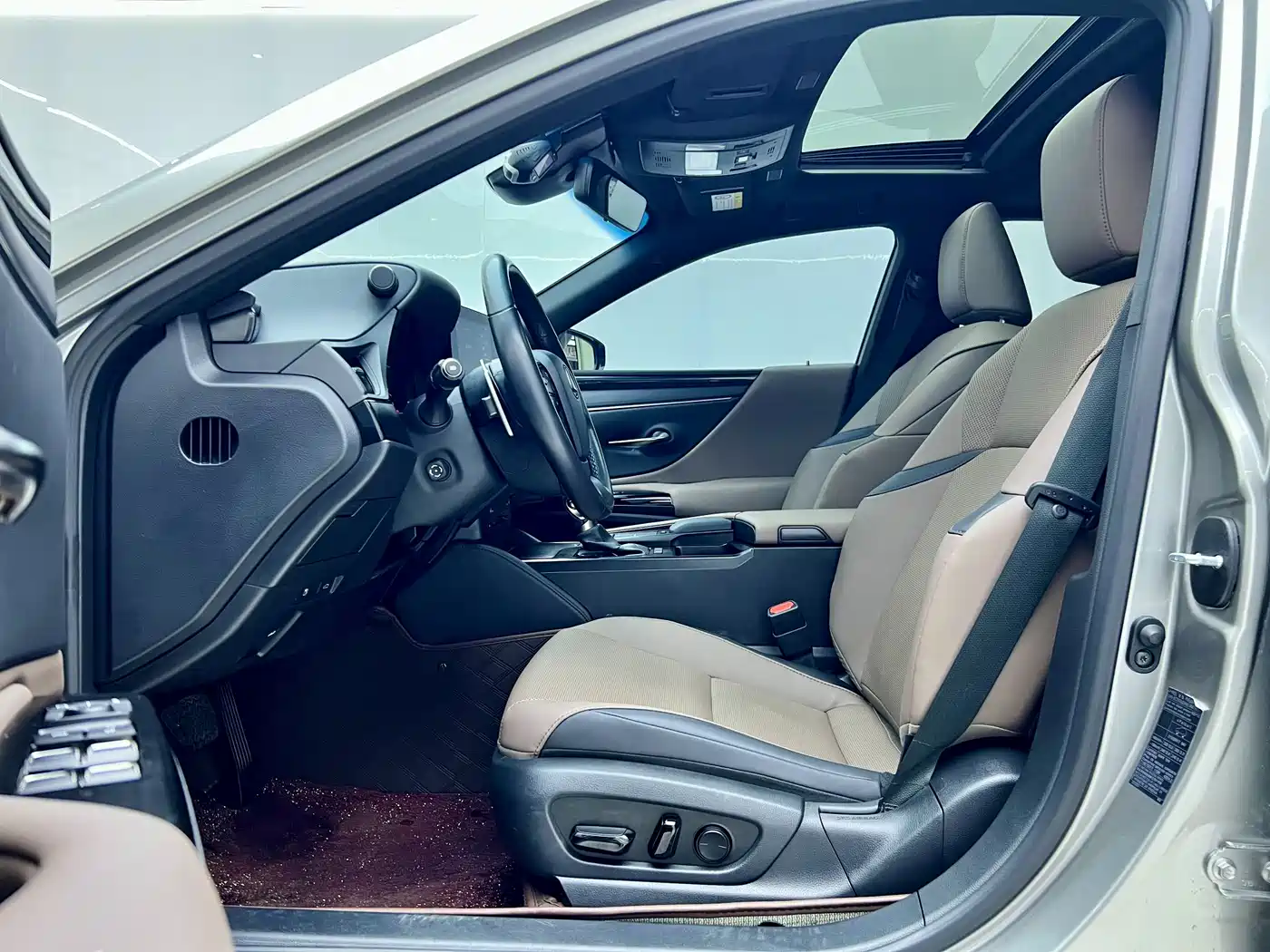 Lexus ES 2021 200 Excellence Edition фото 4