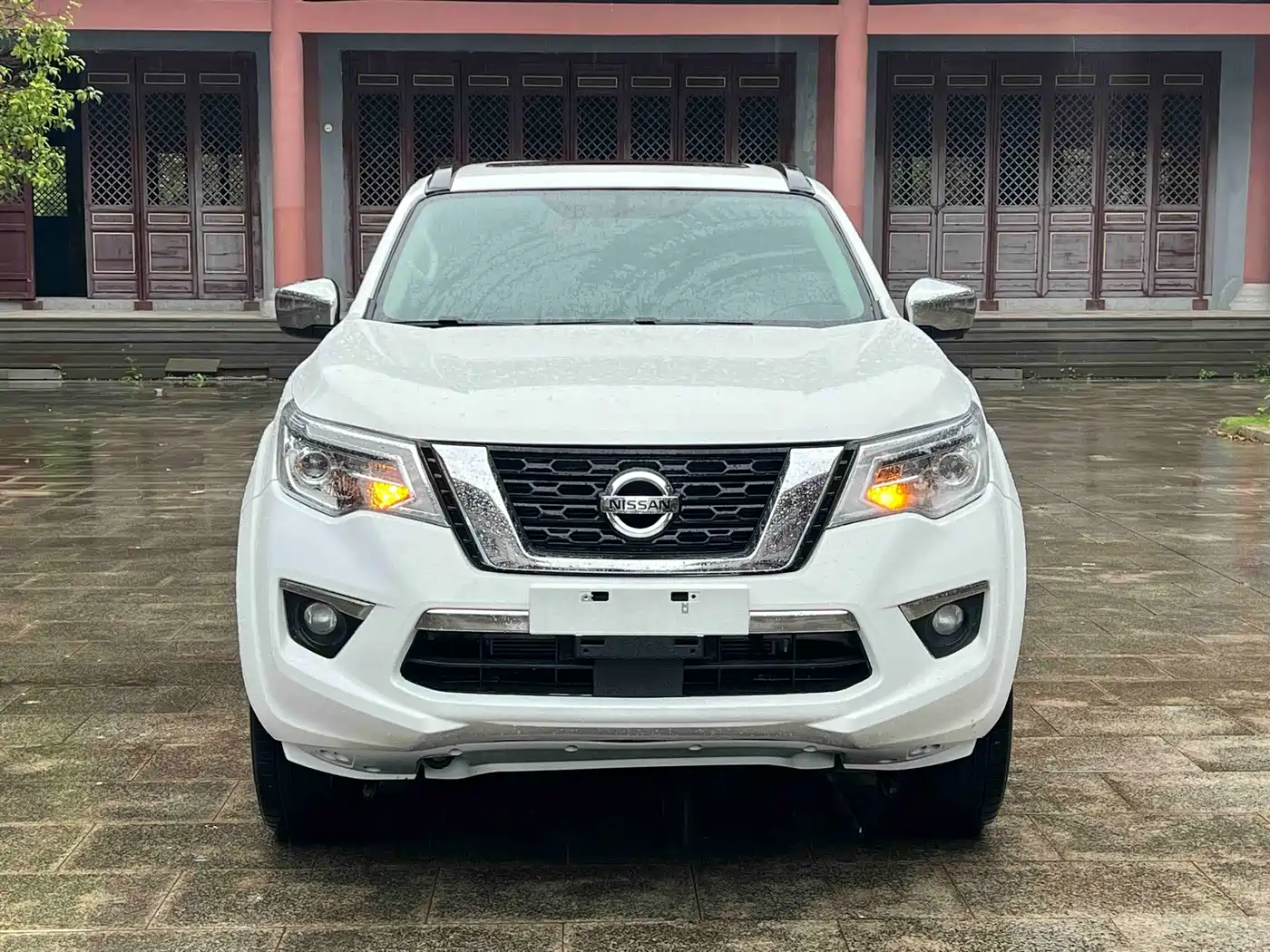 Nissan Terra 2018 2.5L Automatic 4WD Luxury Edition фото 2