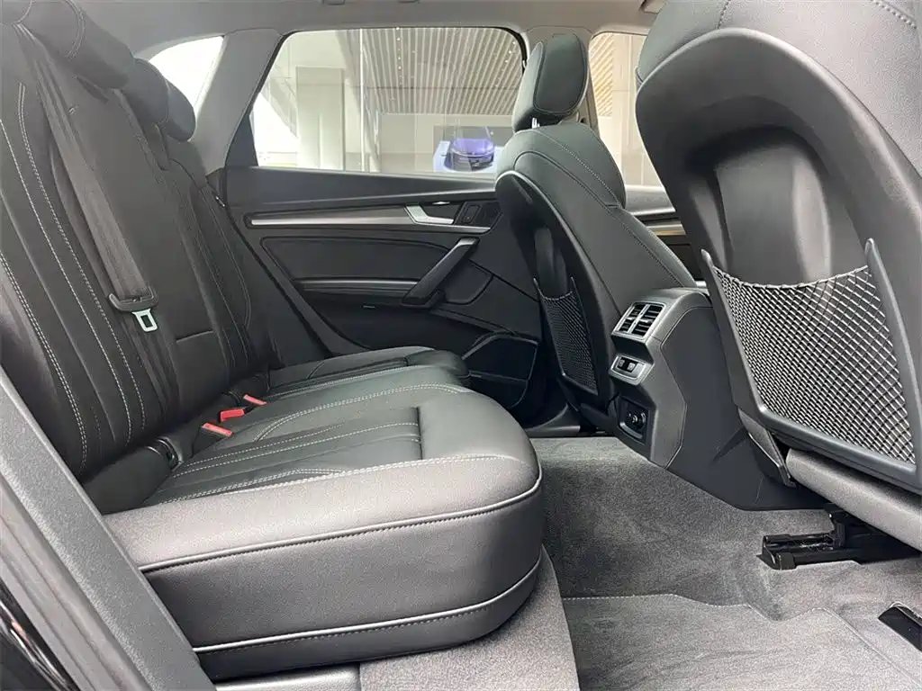 Audi Q5L 2022 45T Luxury Dynamic фото 7