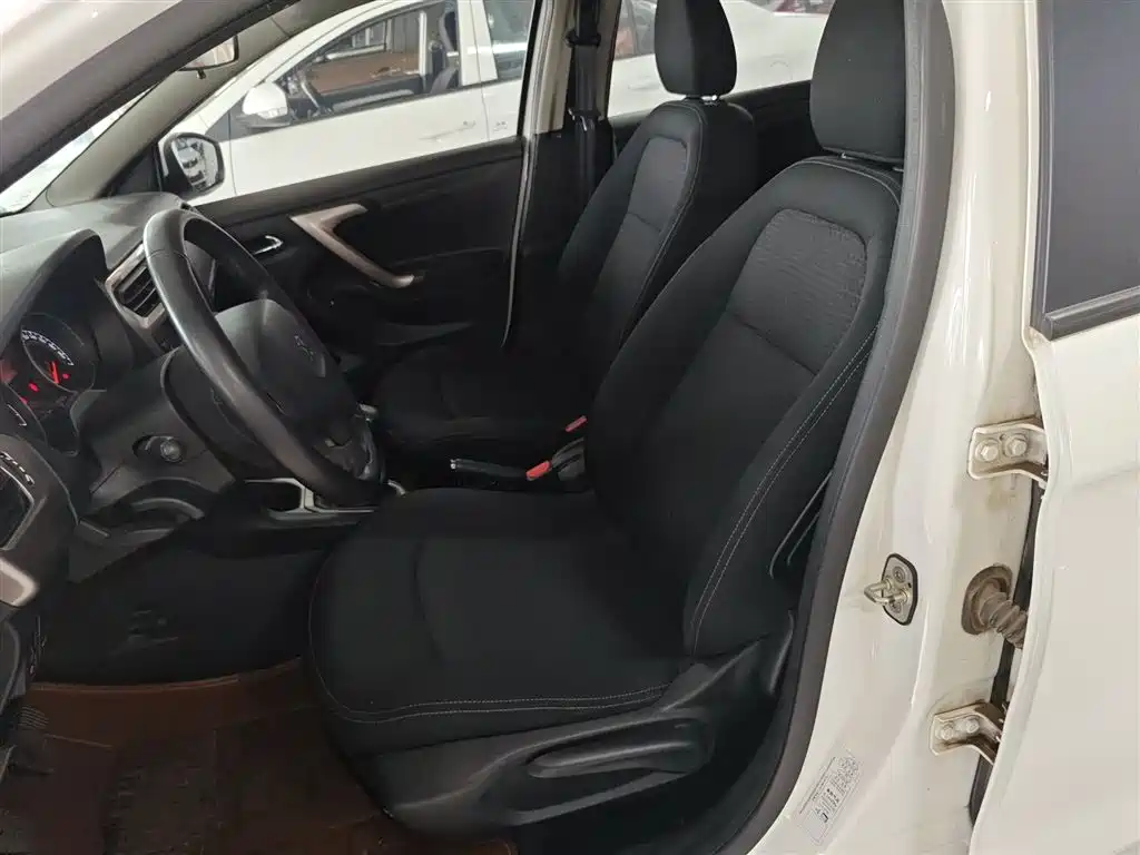 Peugeot 301 2014 1.6L Manual Luxury Edition фото 11