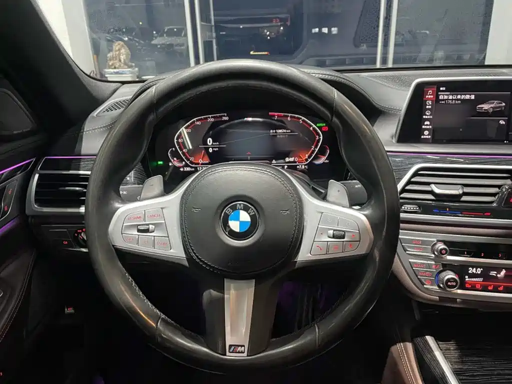 BMW 7-SERIES