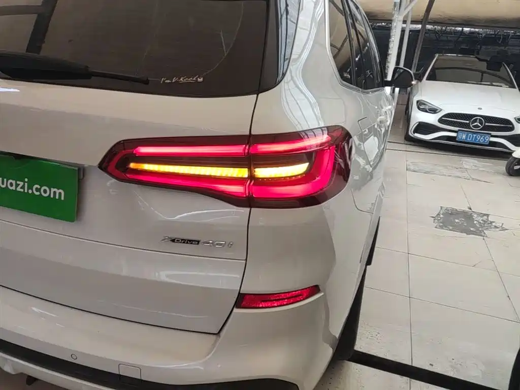 BMW X5 (Import) 2019 xDrive40i M Sport Package фото 8