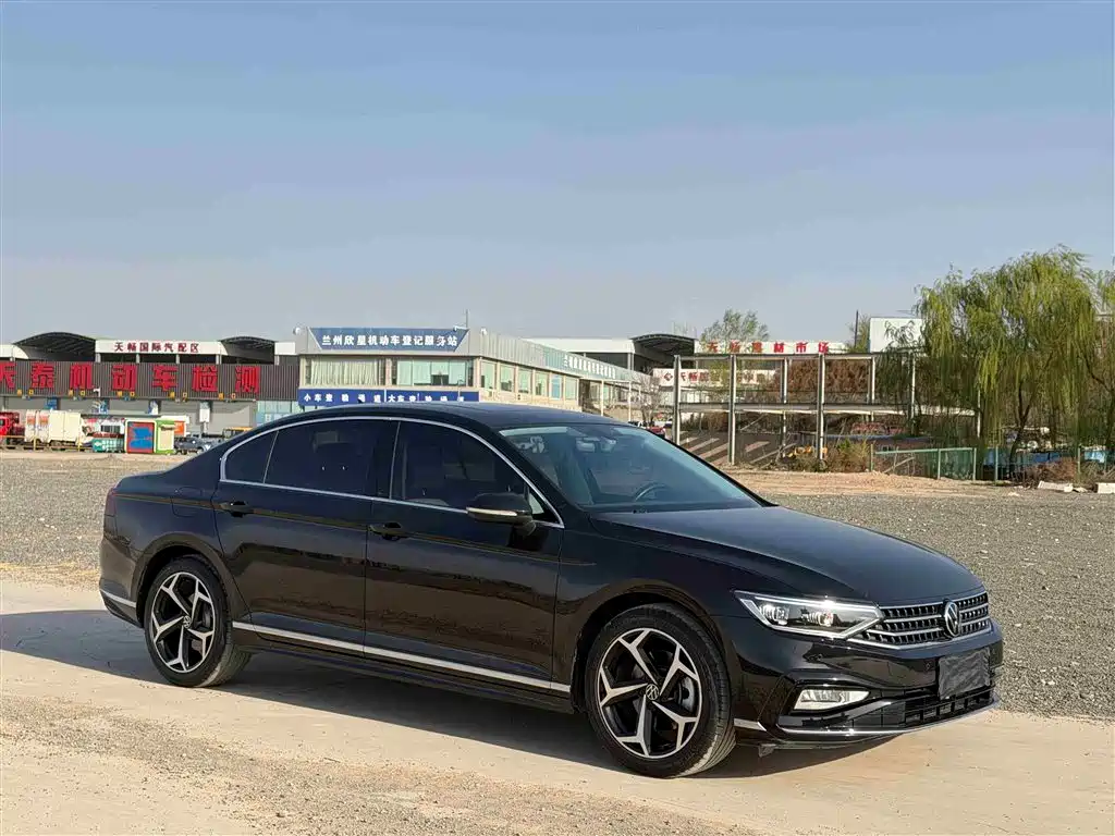 Volkswagen Magotan 2023 2 Million Units Anniversary Edition 330TSI DSG Leading Type фото 3