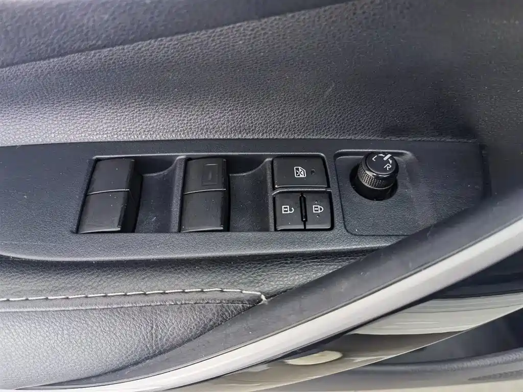 Toyota Corolla 2023 1.8L Smart Hybrid Dual Engine Pioneer Edition фото 9