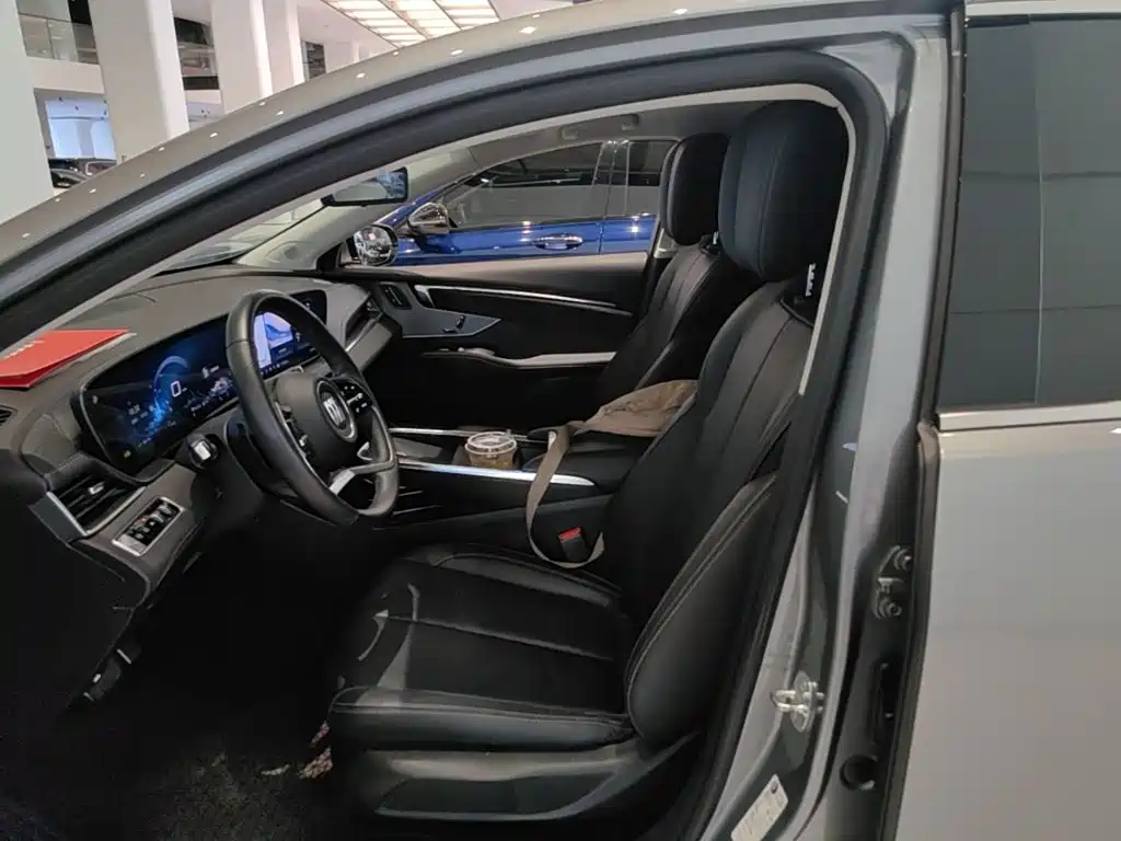 Buick LaCrosse 2024 2023 28T Premium Edition