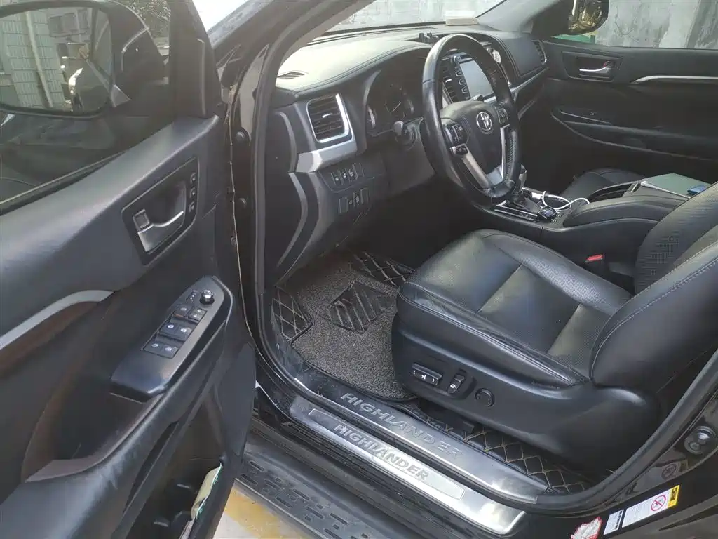Toyota Highlander 2015 2.0T AWD Ultimate Edition 7-seater фото 14