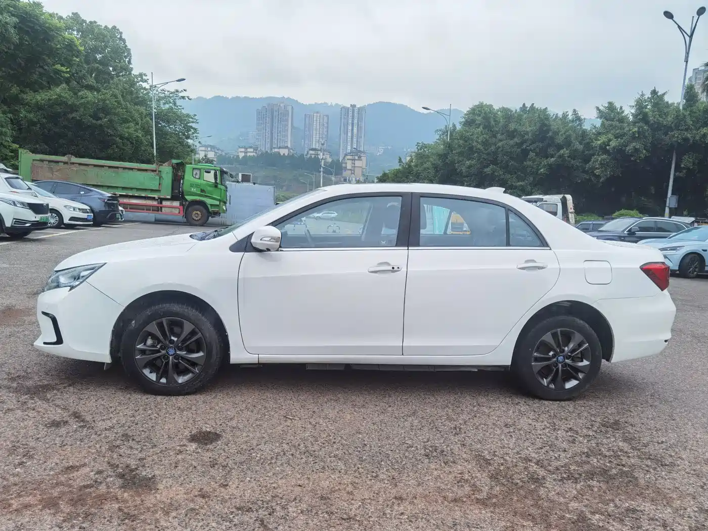 BYD Qin New Energy 2017 1.5T Premium Model фото 4