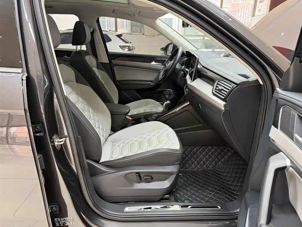Volkswagen Tayron 2023 280TSI 2WD Luxury Plus Advanced Edition фото 21