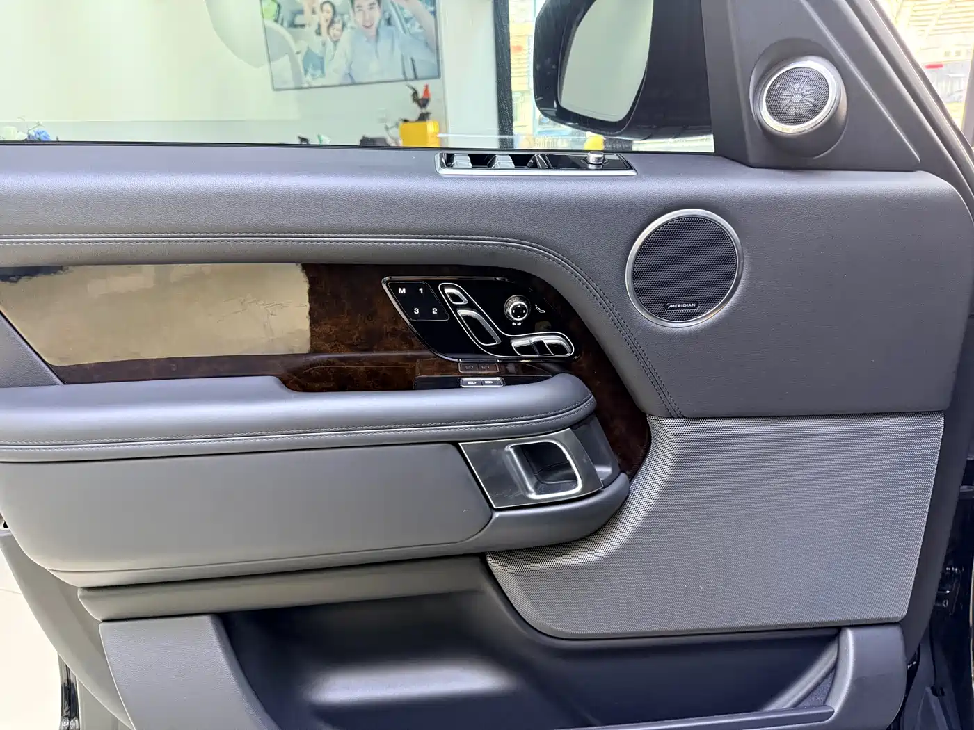 Land Rover Range Rover 2022 3.0 L6 400PS Heritage Extended Classic Edition фото 7