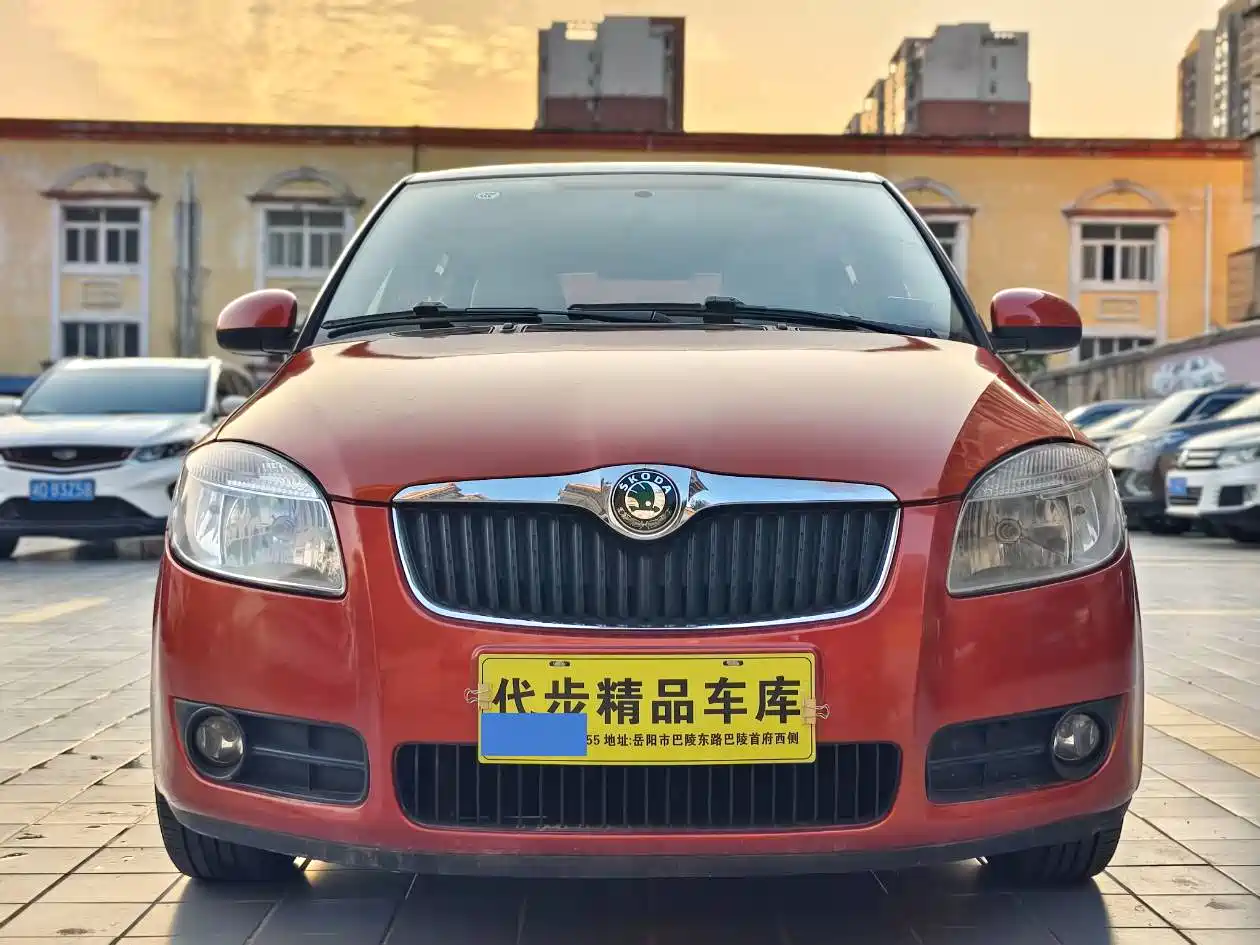 Škoda Fabia 2011 2011 1.4L Automatic Crystal Edition
