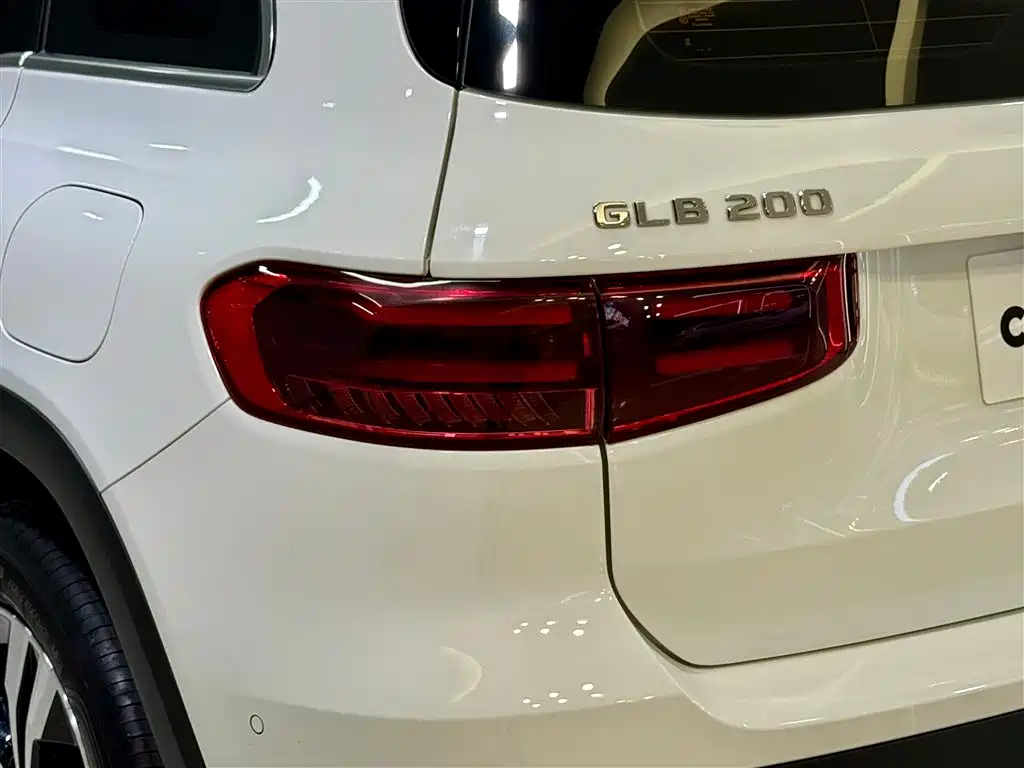 Mercedes-Benz GLB 2025 Model GLB 200 Dynamic Edition фото 9