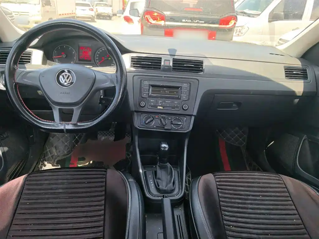 VOLKSWAGEN SANTANA