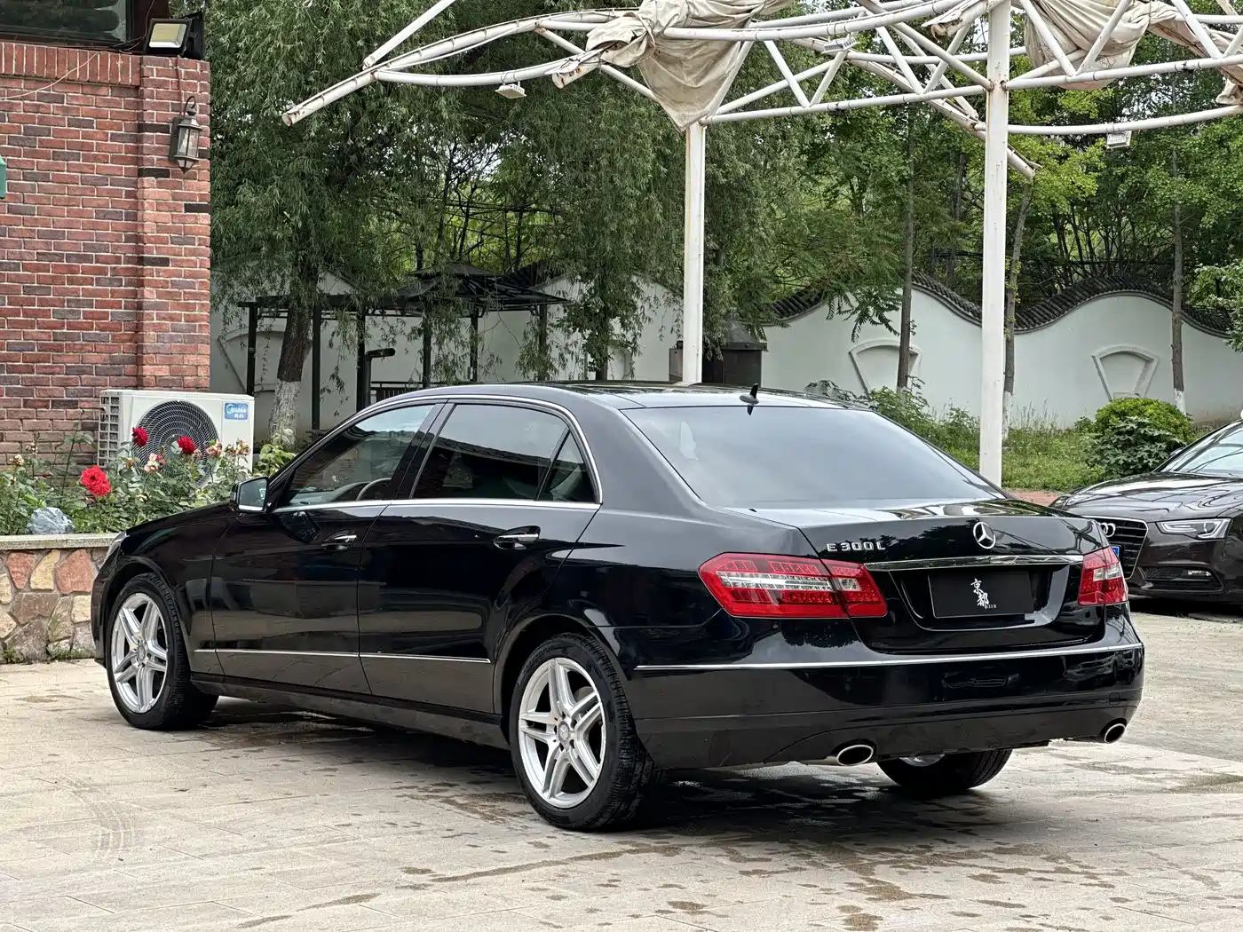 Mercedes-Benz E-Class 2013 E 300 L Fashion Luxury фото 6