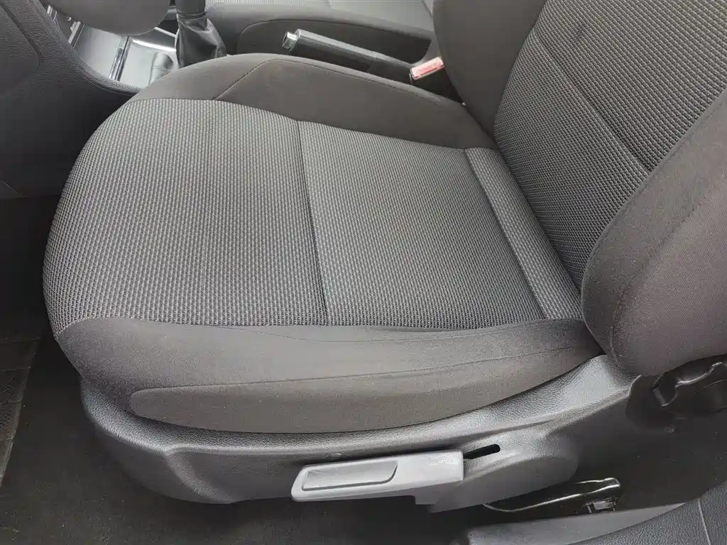 Volkswagen Bora 2016 Model 1.6L Manual Fashion фото 20