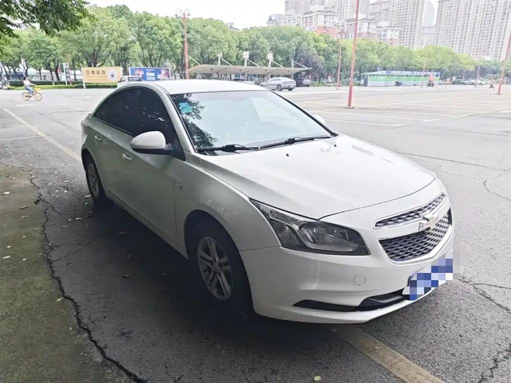 Chevrolet Cruze 2015 1.5L Classic SL MT фото 4