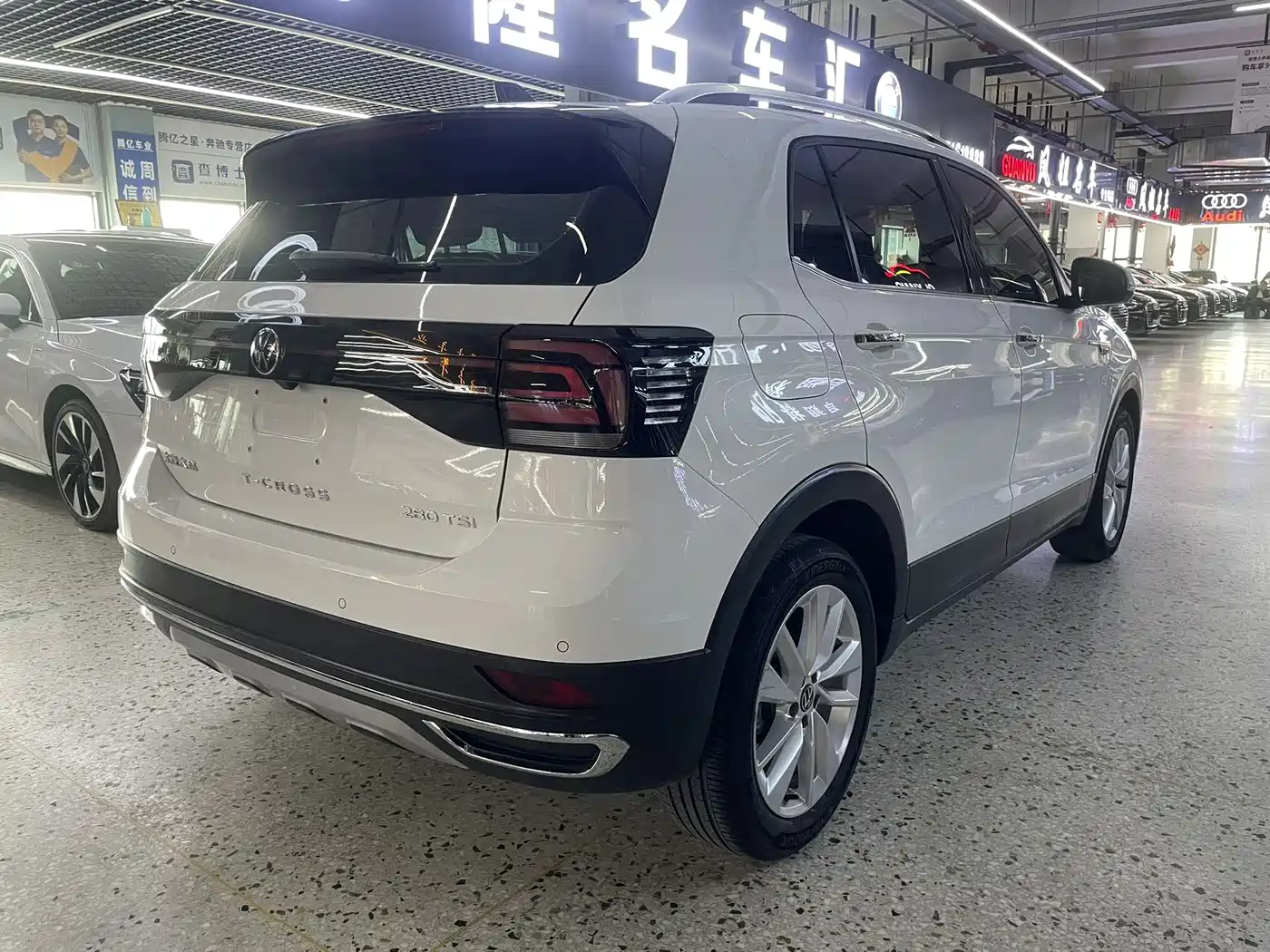 Volkswagen T-Cross 2022 280TSI DSG Comfort Edition фото 6
