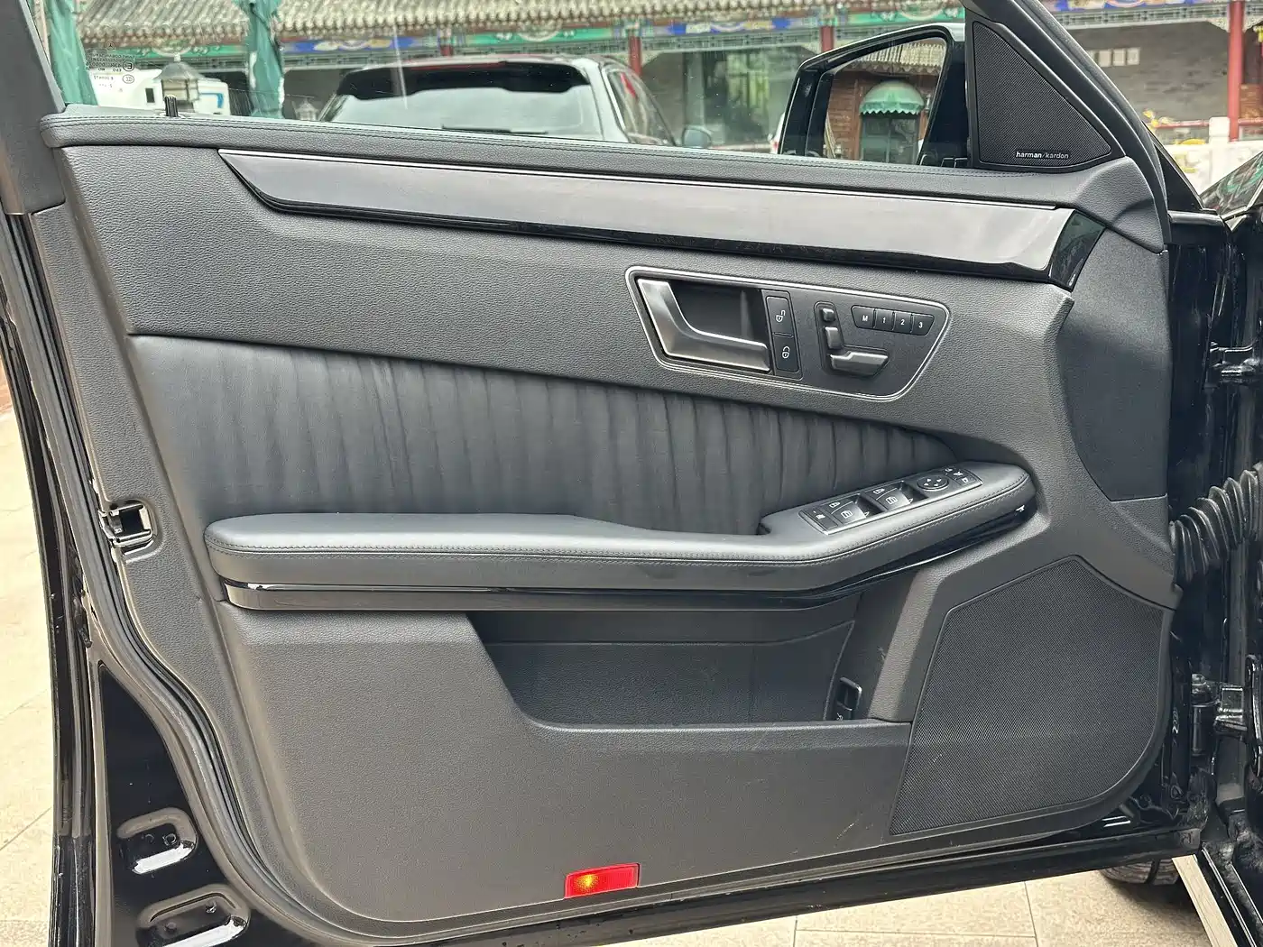 Mercedes-Benz E-Class 2013 E 300 L Fashion Luxury фото 8