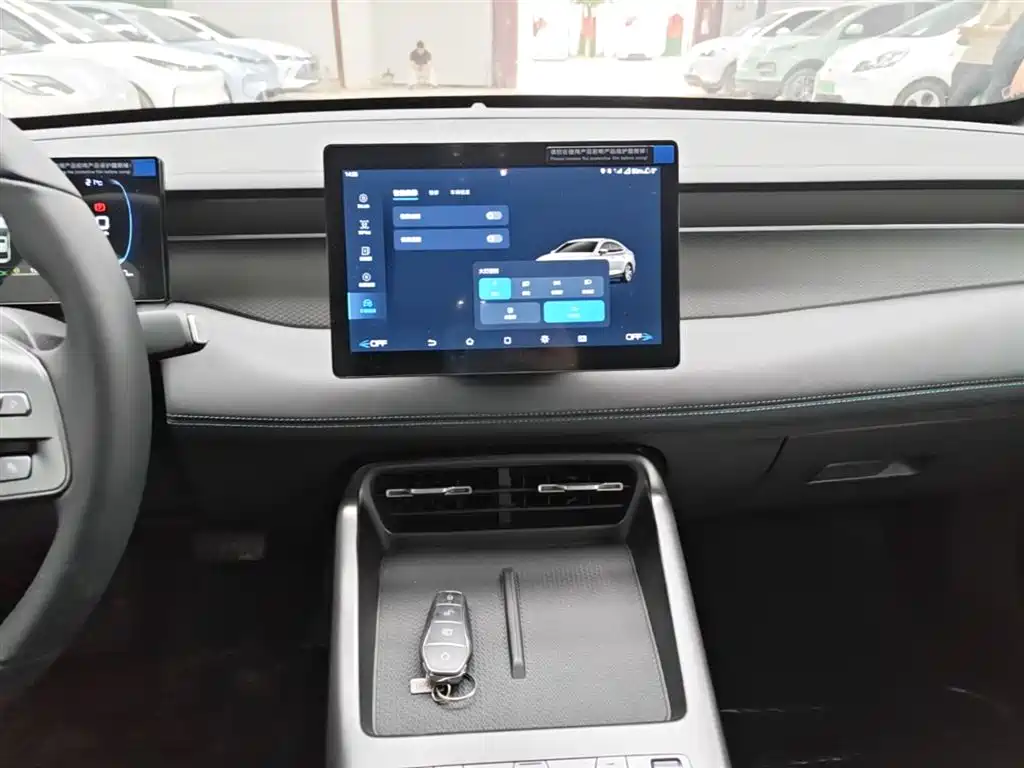 BYD Qin PLUS 2026 DM-i Smart Edition 128KM Progressive фото 13