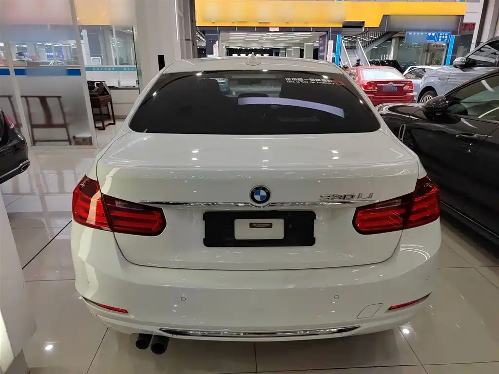 BMW 3 Series 2015 328Li Fashion фото 4