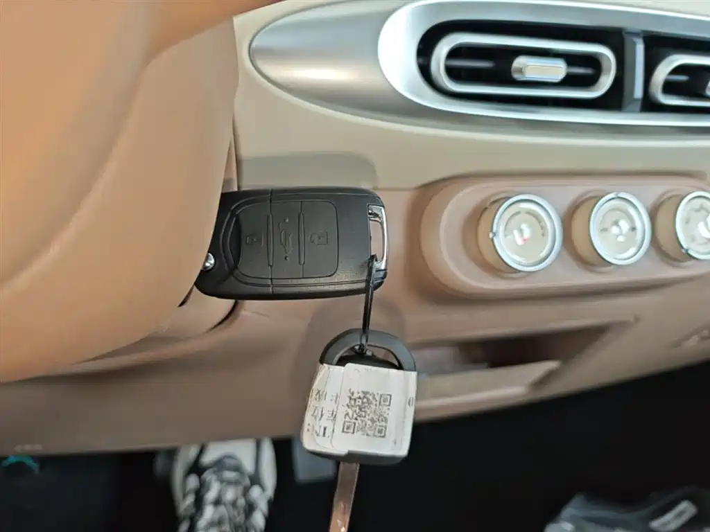 Wuling Motors Hongguang MINIEV 2026 2025 4-Door Advanced