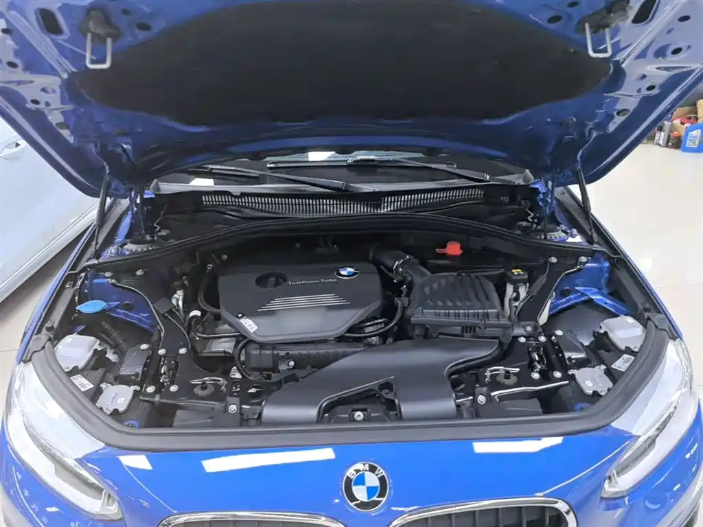 BMW 1 Series 2018 118i Sport Edition фото 20