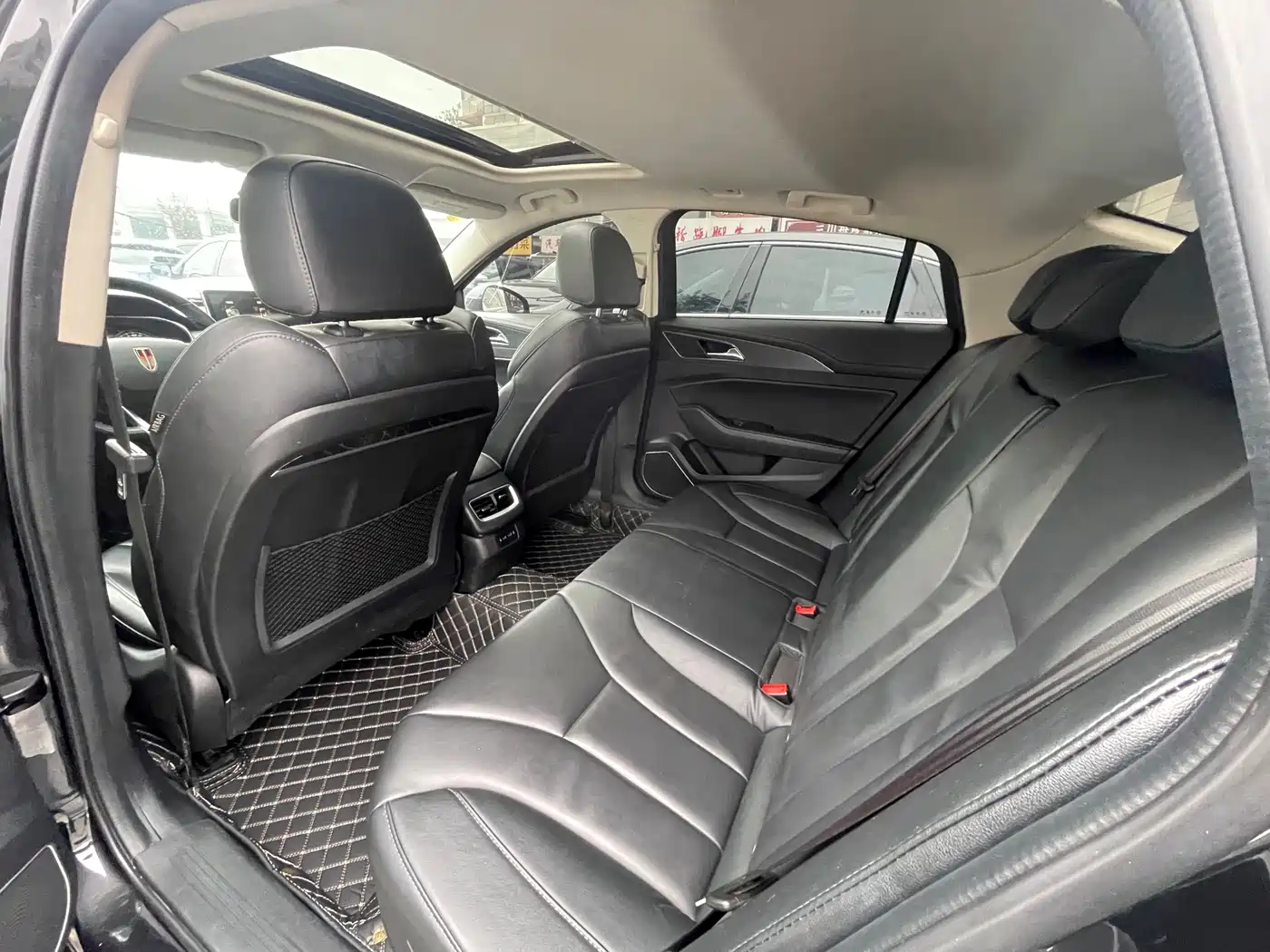 Hongqi H5 2022 Classic 1.5T DCT Flag Rhythm Edition фото 6