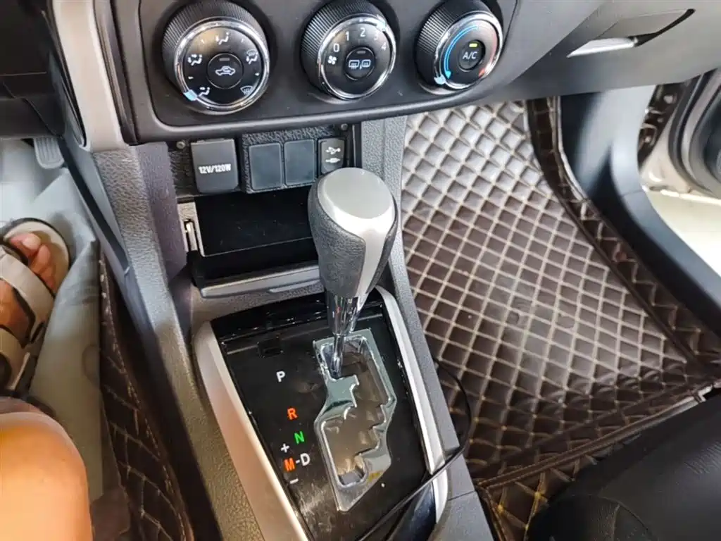Toyota Corolla 2017 Facelift 1.2T S-CVT GL-i фото 14
