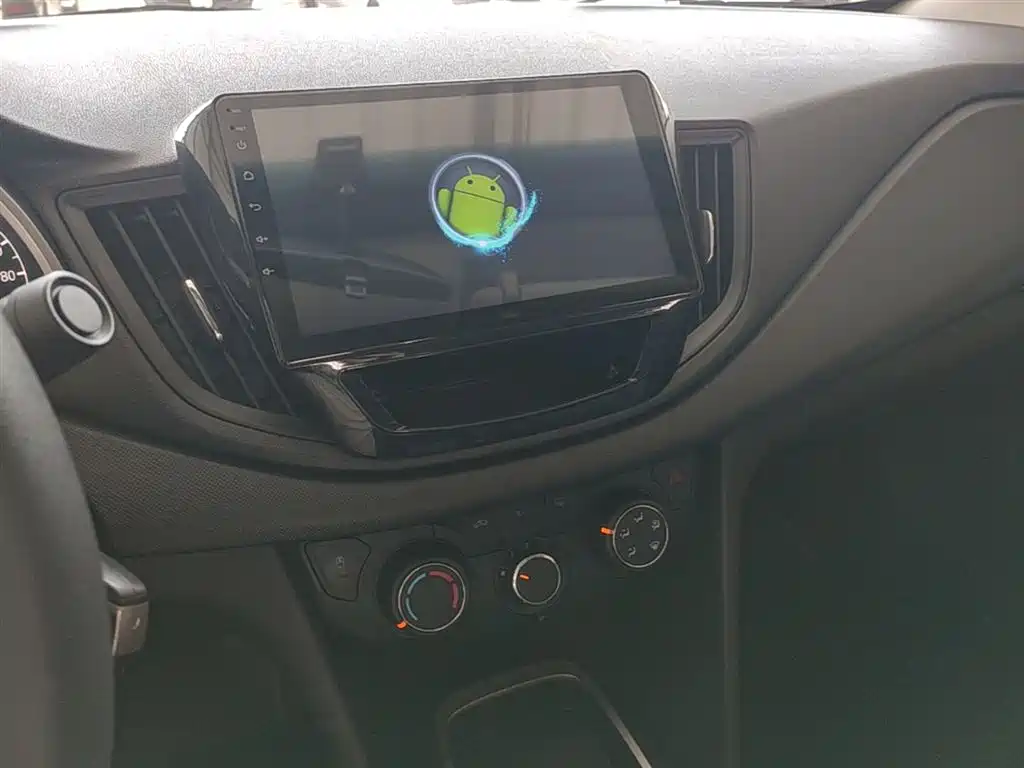 Chevrolet Cavalier 2019 320 Manual Enjoyment Edition фото 13