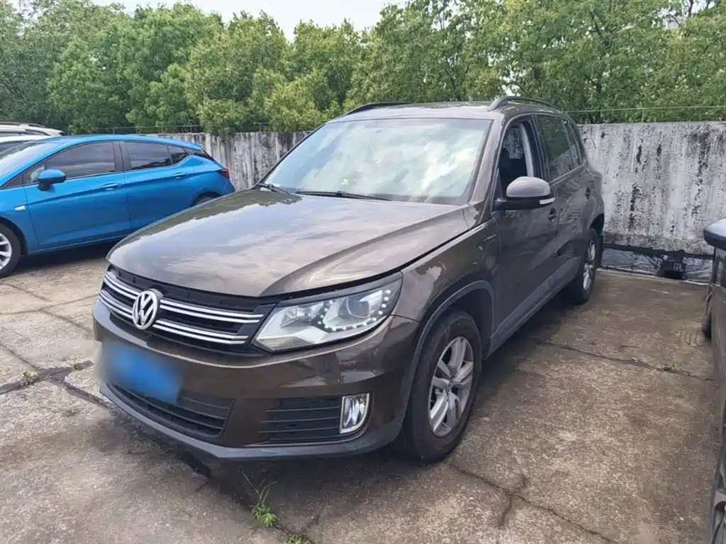 Volkswagen Tiguan 2015 1.8TSI Automatic 2WD Trendline фото 2